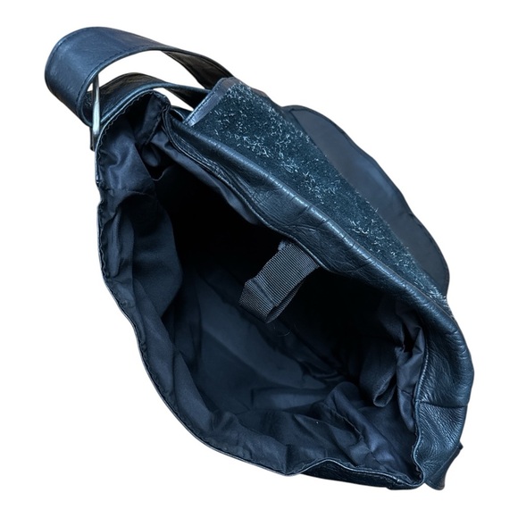 Source Unknown Black Messenger Bag with Silver Hardware - Picture 4 of 5